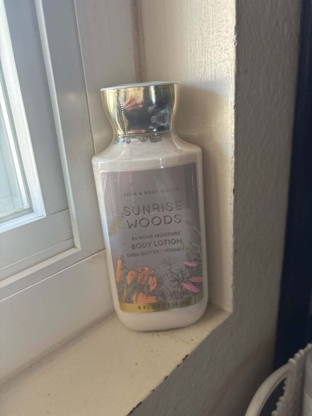 Bath & Body Works Sunrise Woods 24 Hour Moisture Body Lotion 8 fl oz